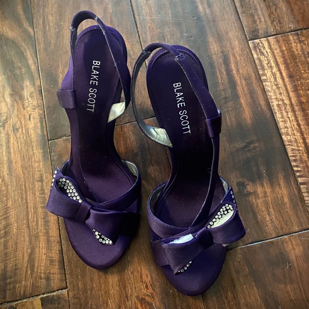 Blake Scott Purple Beaded Bow Heels (never worn)